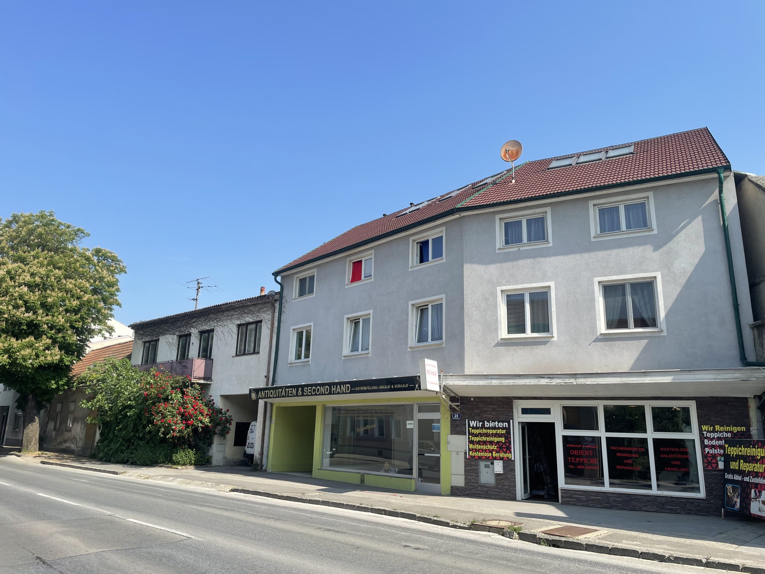 Anlegerhit! Zinshaus mit Wohn und Geschäftseinheiten inkl. Parkplätzen